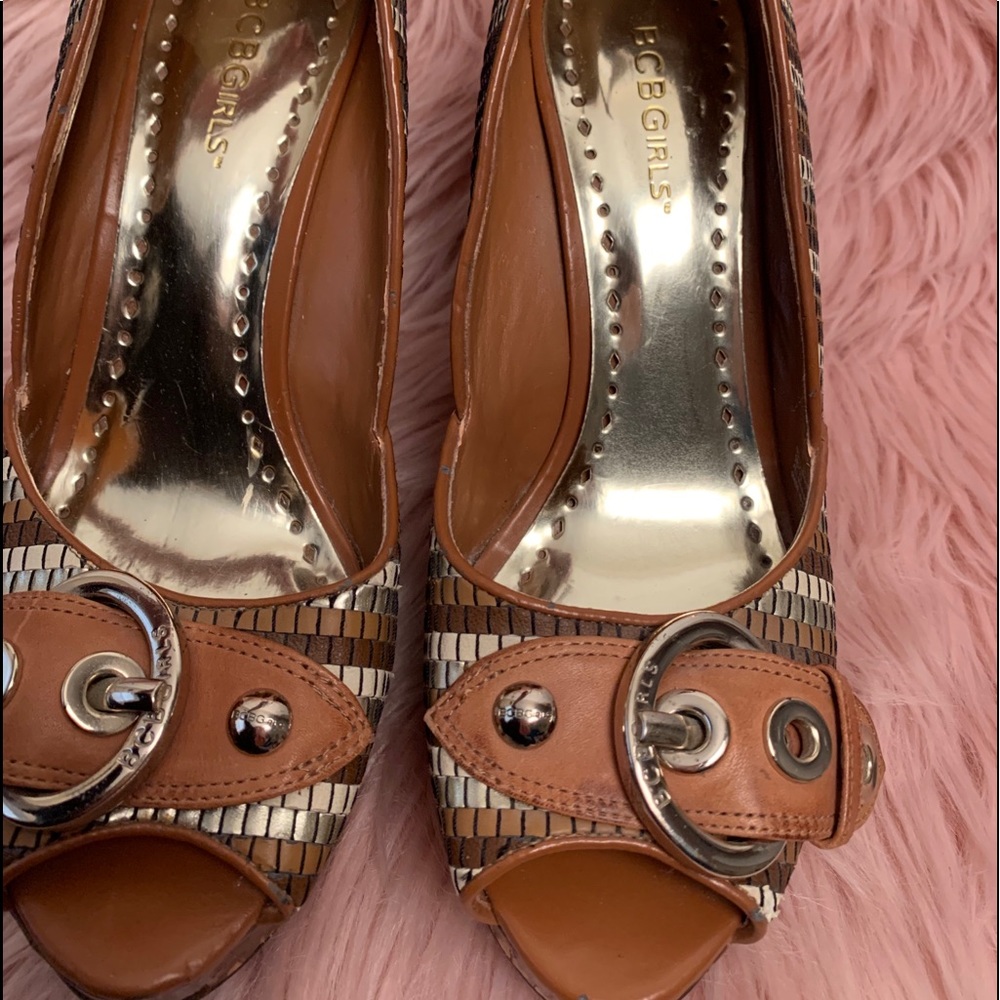 Woman’s BCBG wedges - Picture 5 of 8